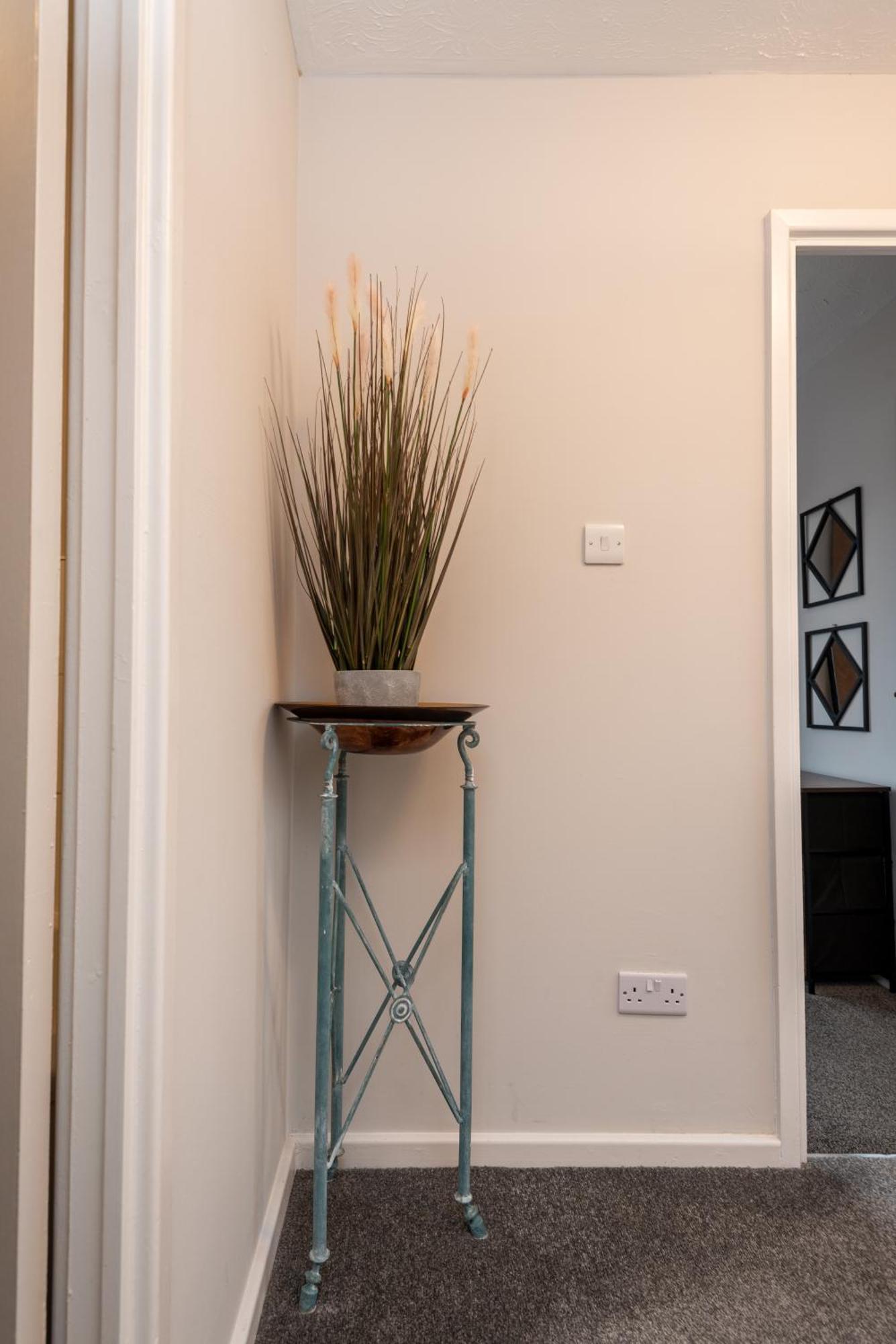 Worcester Fabulous Cherry Tree Mews Self Check In Dogs Welcome By Prior Arrangement , 2 Double Bedrooms ,Super Fast Wi-Fi, With Free Off Road Parking For 2 Vehicles Near Royal Hospital And Woodland Walks Exteriör bild