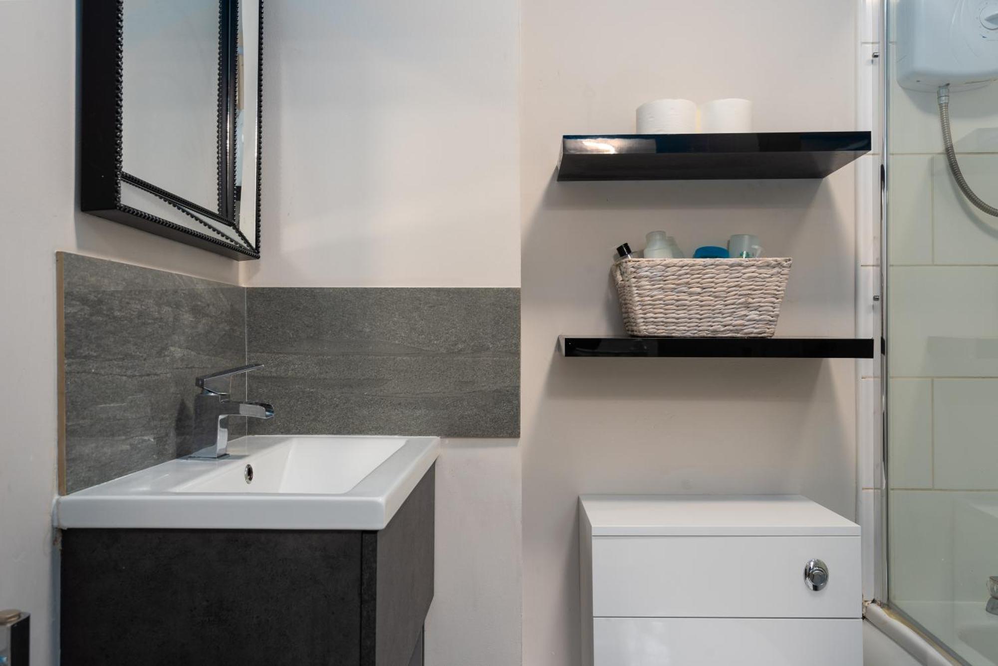 Worcester Fabulous Cherry Tree Mews Self Check In Dogs Welcome By Prior Arrangement , 2 Double Bedrooms ,Super Fast Wi-Fi, With Free Off Road Parking For 2 Vehicles Near Royal Hospital And Woodland Walks Exteriör bild